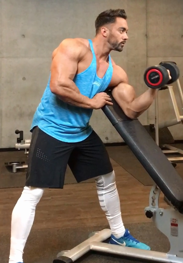 como aumentar los biceps